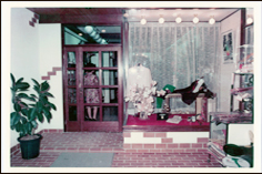 改装直後の「紳士服飾　テーラーイマイ」