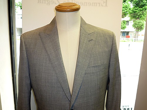 オーダースーツ