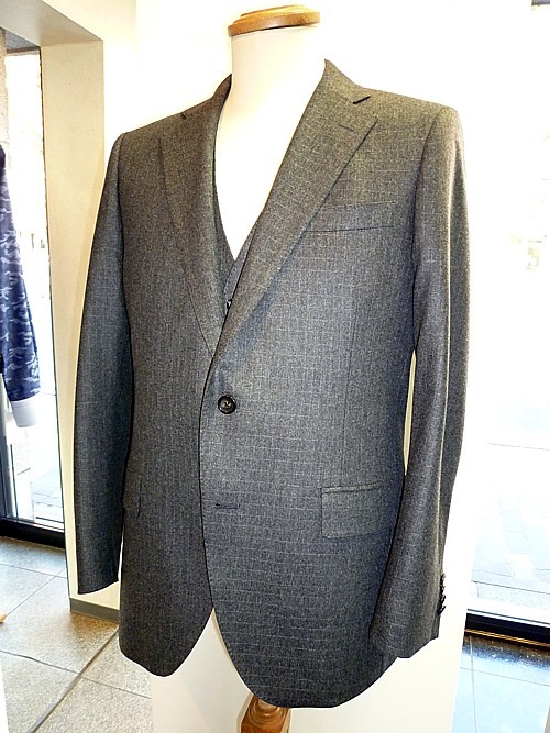 オーダースーツ