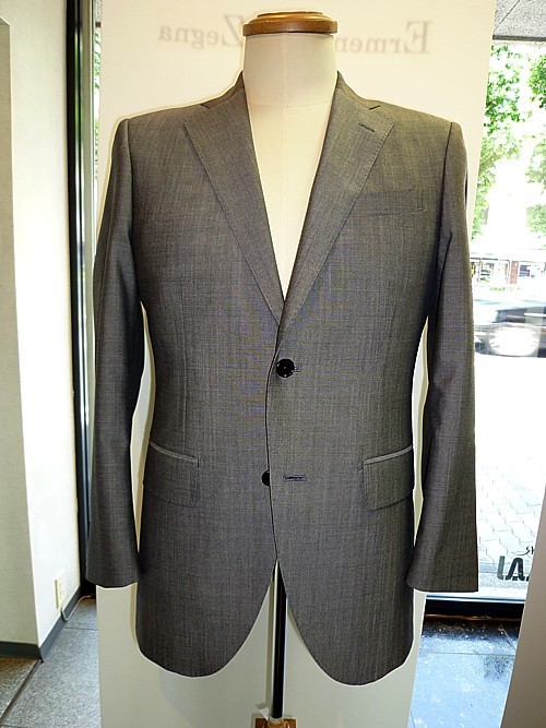 オーダースーツ