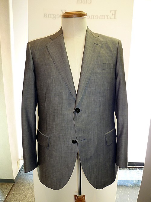 オーダースーツ