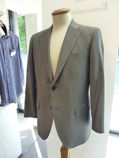 オーダースーツ