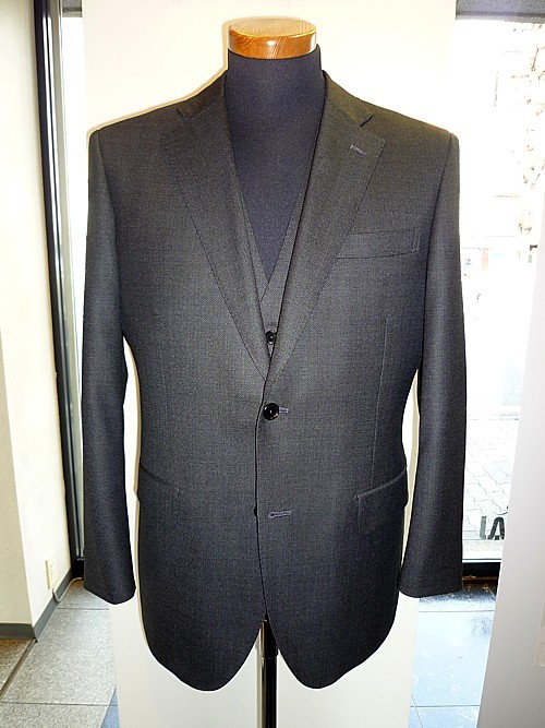 オーダースーツ